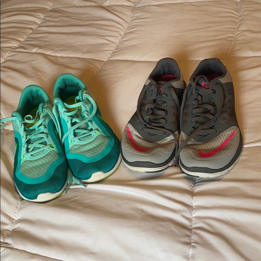 Nike running shoes athletic shoes lot